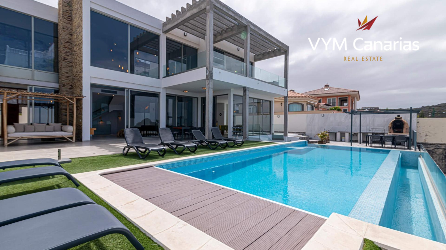5 bedrooms Villa in Torviscas, Spain No. 5371