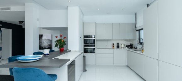 Вилла с 5 спальнями в Малага, Испания № 43086 49