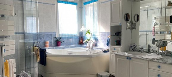 3 bedrooms House in Nevers, France No. 208051 10