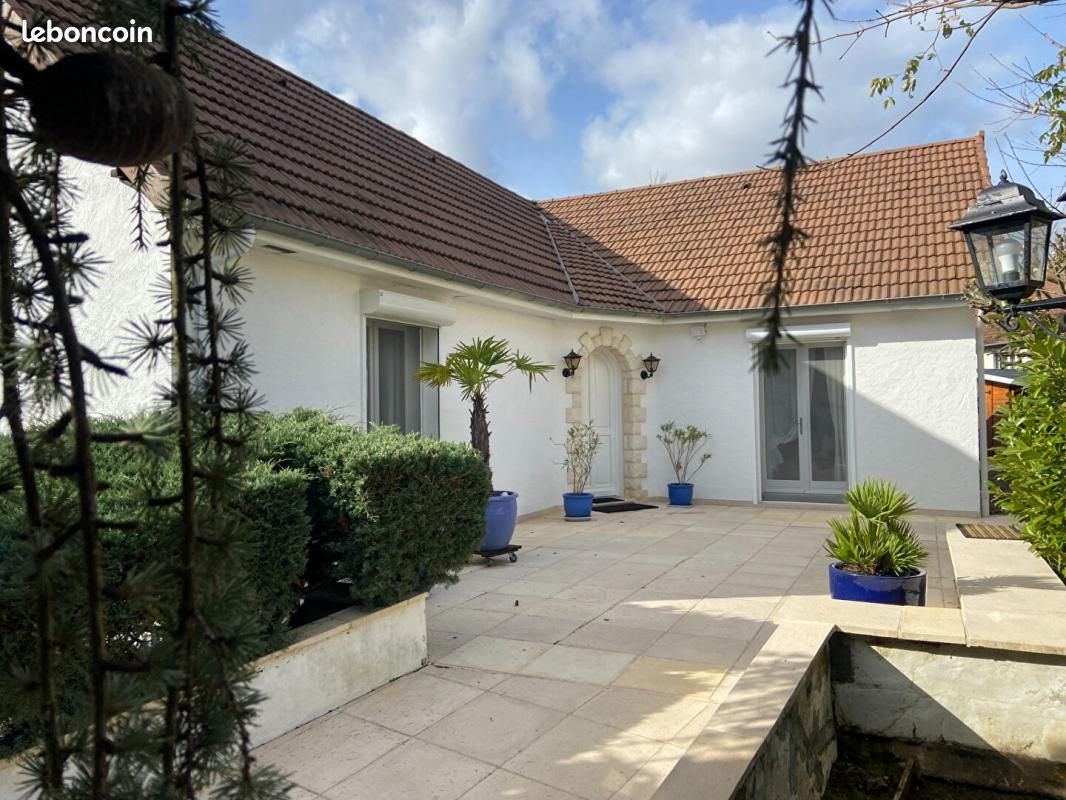 3 bedrooms House in Nevers, France No. 208051