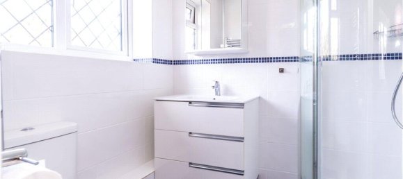 5 bedrooms House in Croydon, United Kingdom No. 7971 19