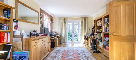 5 bedrooms House in Croydon, United Kingdom No. 7971 4