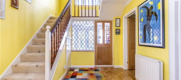 5 bedrooms House in Croydon, United Kingdom No. 7971 3