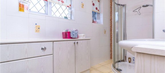 5 bedrooms House in Croydon, United Kingdom No. 7971 12