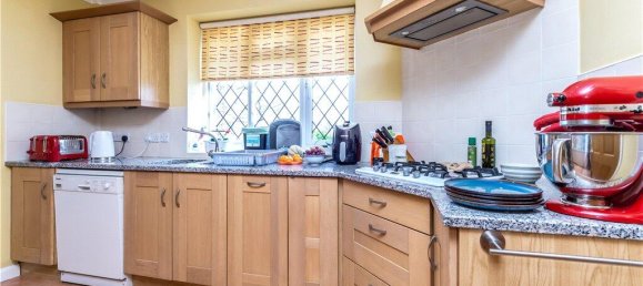 5 bedrooms House in Croydon, United Kingdom No. 7971 10