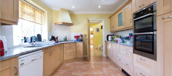 5 bedrooms House in Croydon, United Kingdom No. 7971 8