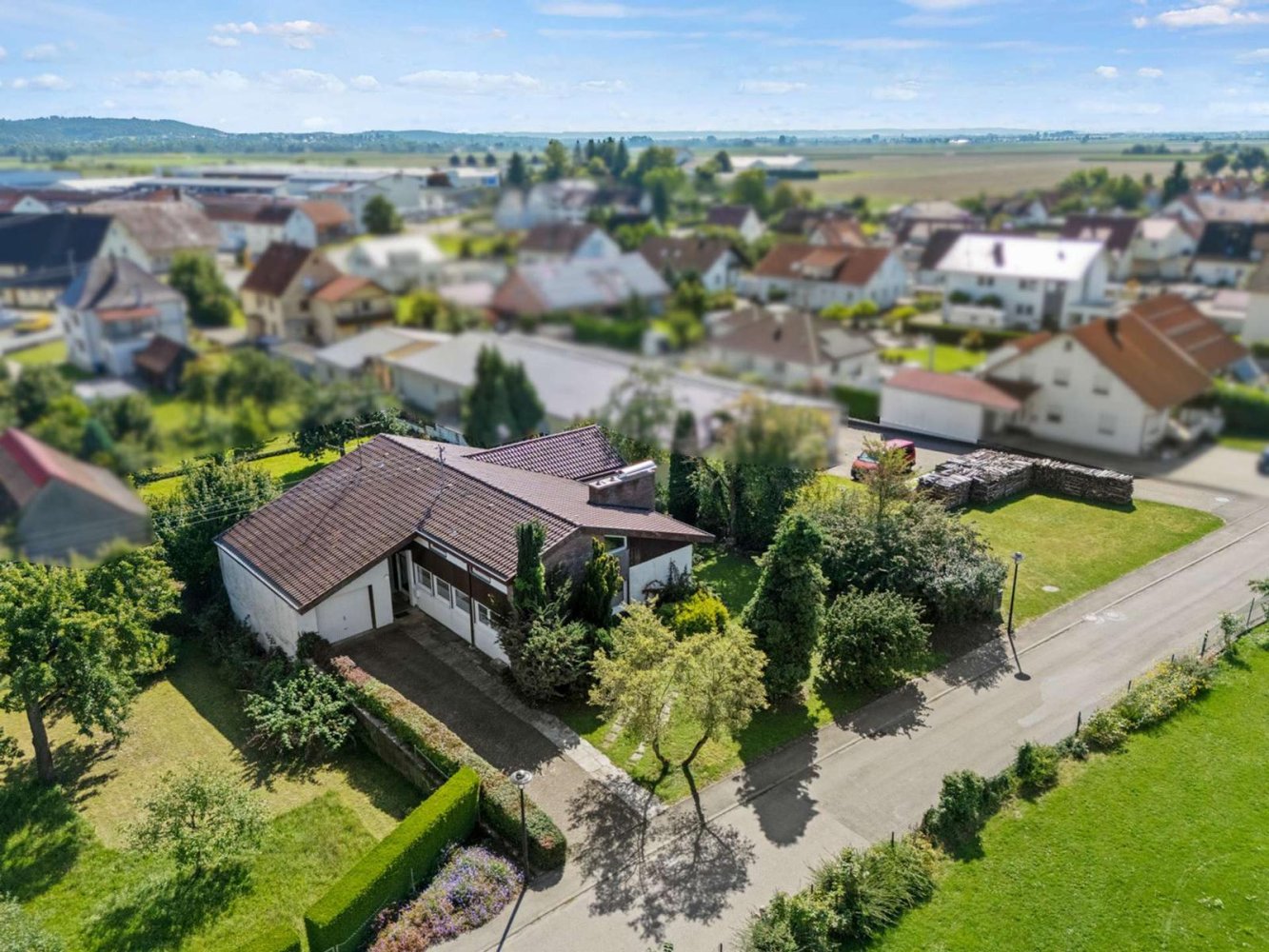 Бунгало с 3 спальнями в Биберах, Германия № 360386