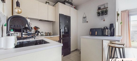 1 bedroom Apartment in Chassieu, France No. 302287 7