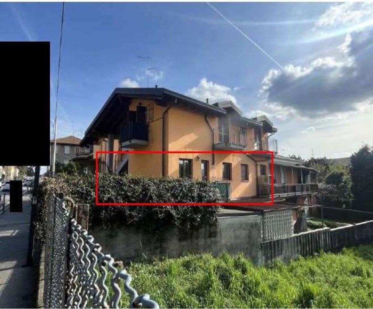 5 rooms Apartment in Olgiate Comasco, Italy No. 313803