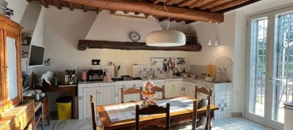 5 bedrooms Villa in Bagno a Ripoli, Italy No. 216803 2