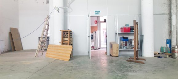 Gewerbliche Immobilie in Zaragoza, Spain 197m², Nr. 67548 19