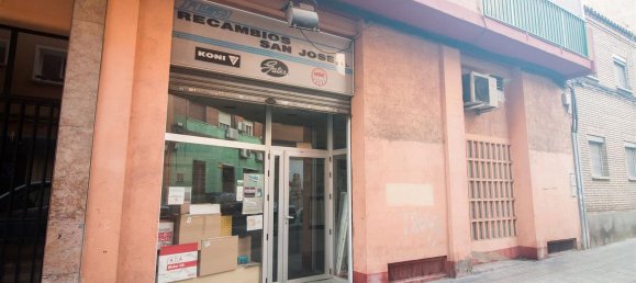 Gewerbliche Immobilie in Zaragoza, Spain 197m², Nr. 67548 3