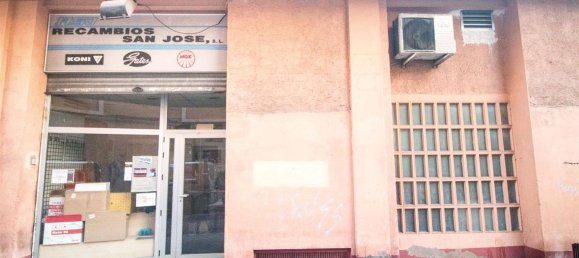 Gewerbliche Immobilie in Zaragoza, Spain 197m², Nr. 67548 26