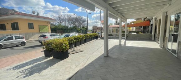 350m² Commercial property in Casamarciano, Italy No. 65812 18