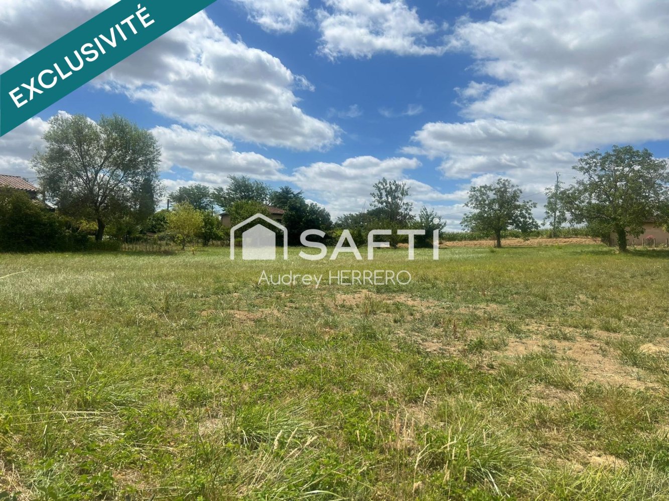 800m² Land in Pechbonnieu, France No. 334159