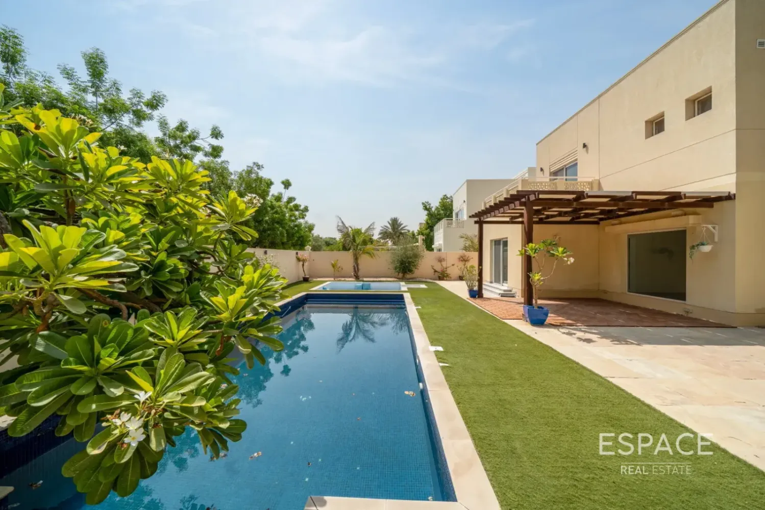 5 Schlafzimmer Villa in Meadows, UAE, Nr. 209393