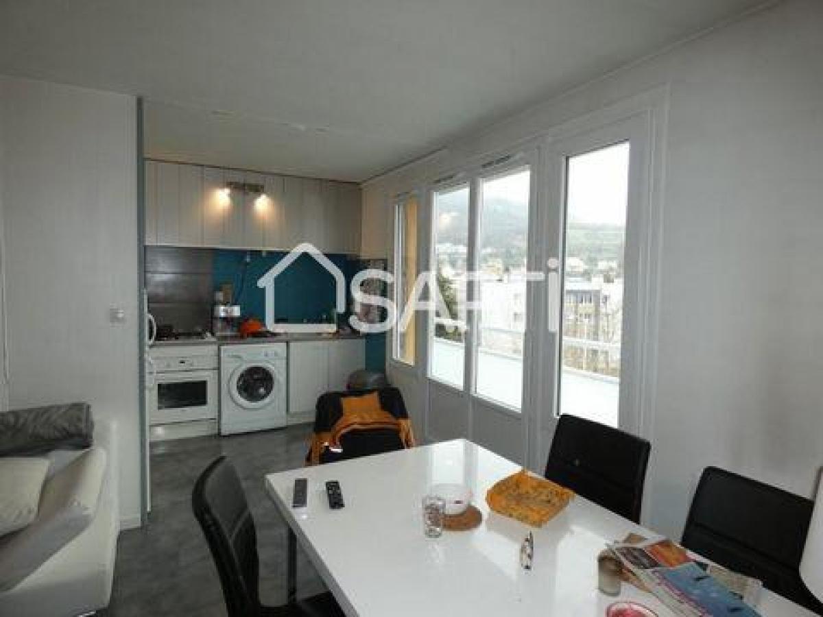 2 bedrooms Apartment in Voiron, France No. 27061