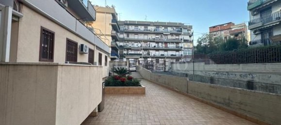 3 rooms Apartment in Catania, Italy No. 159532 2