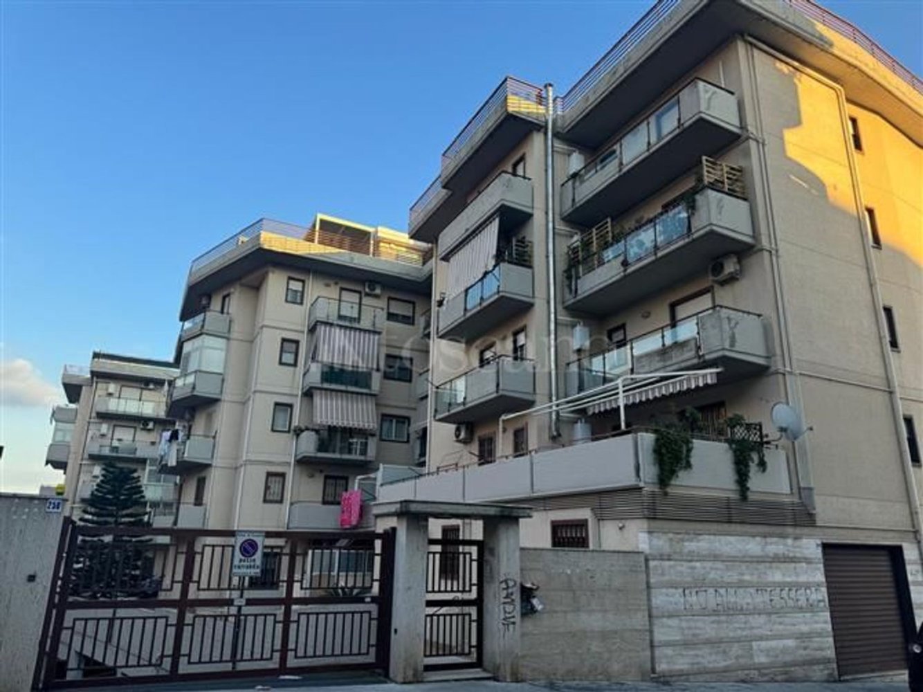 3 rooms Apartment in Catania, Italy No. 159532