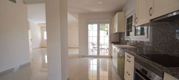 5 bedrooms Villa in Cabo Roig, Spain No. 184775 15