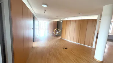 20 rooms Building in Modling, Austria No. 124738