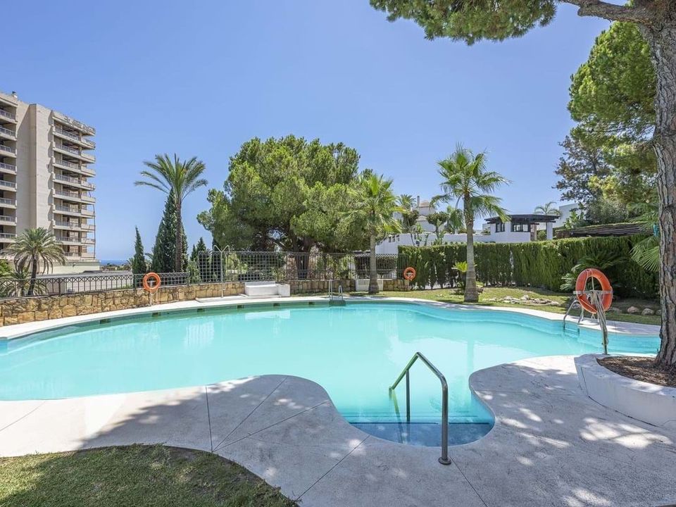 Apartamento de 2 dormitorios en Marbella, Spain No. 238130