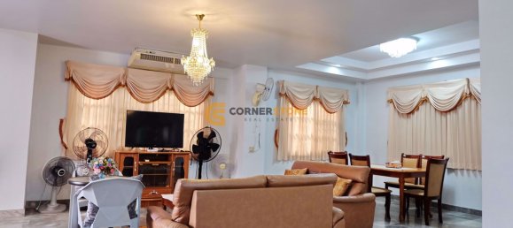 Haus in Pattaya, Thailand 280m², Nr. 70671 7