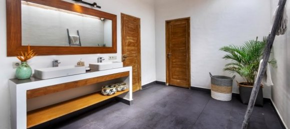 4 bedrooms Villa in Seminyak, Indonesia No. 3232 26