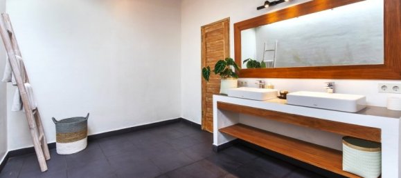 4 bedrooms Villa in Seminyak, Indonesia No. 3232 21