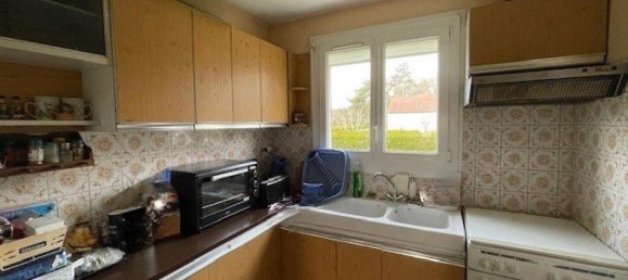 2 Schlafzimmer Haus in Saint-Ay, France, Nr. 251198 4