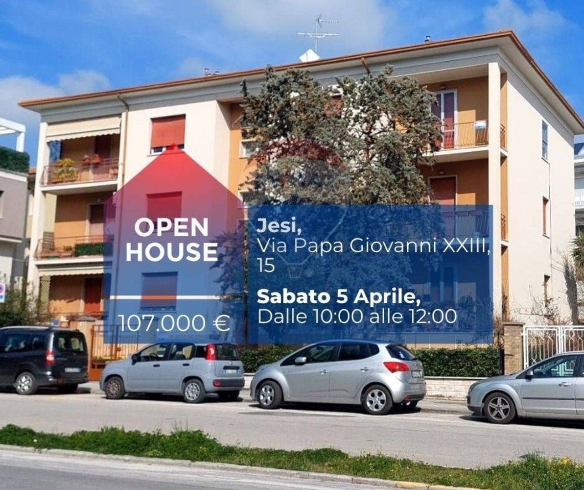 5 rooms Apartment in Jesi, Italy No. 190437