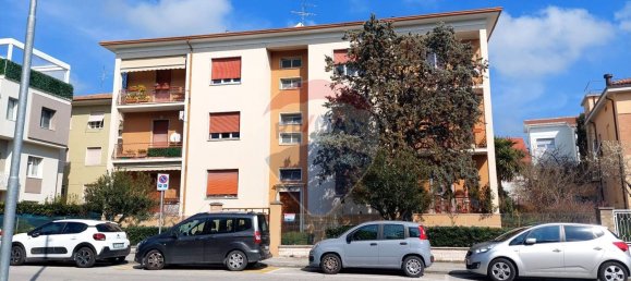 5 rooms Apartment in Jesi, Italy No. 190437 2