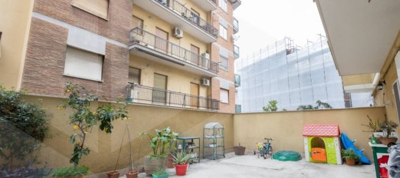 3 rooms Apartment in Rome, Italy No. 34021 25