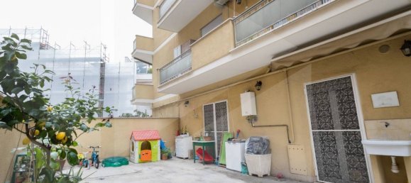 3 rooms Apartment in Rome, Italy No. 34021 23