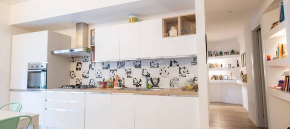 3 rooms Apartment in Rome, Italy No. 34021 3