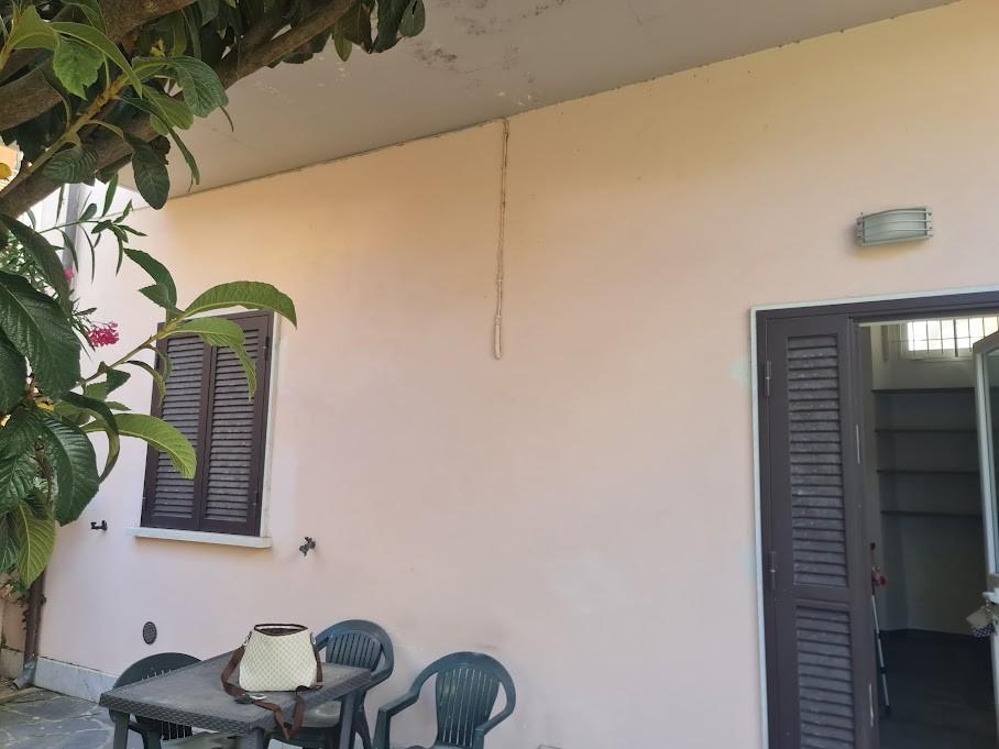 5 rooms House in Carrara, Italy No. 164984