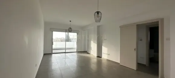 2 bedrooms Apartment in Germasogeia, Cyprus No. 3386 8