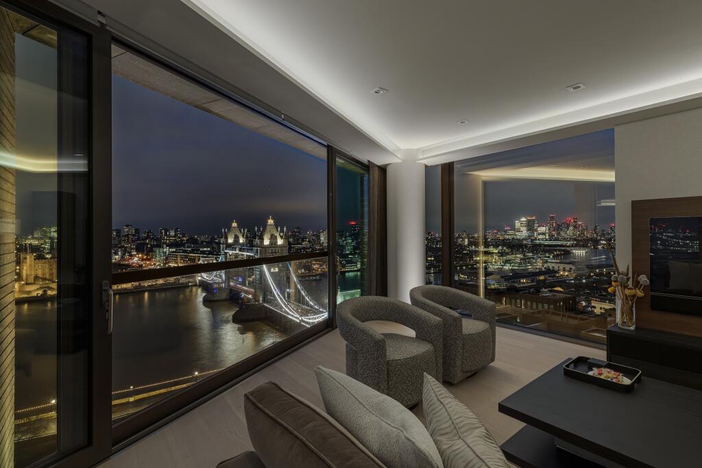 2 bedrooms Apartment in London, United Kingdom No. 13225