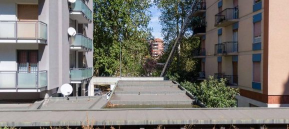  مرآب في Milan, Italy 15متر مربع رقم 247694 11