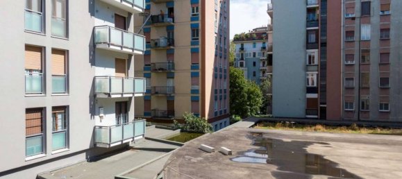  مرآب في Milan, Italy 15متر مربع رقم 247694 3