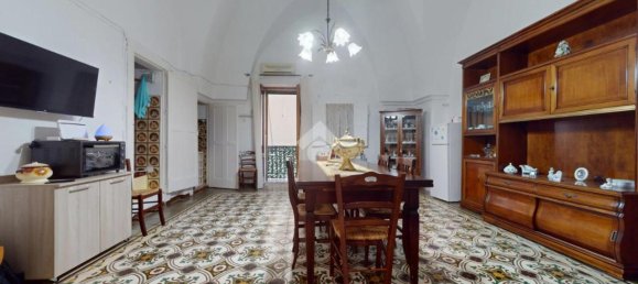 Дом с 3 комнатами в Франкавилла Фонтана, Италия № 22692 9