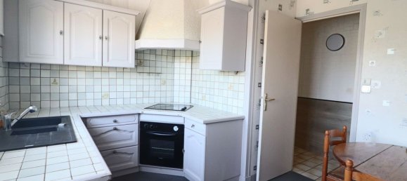 3 bedrooms House in Epernon, France No. 245226 3