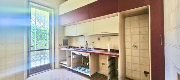 5 bedrooms Apartment in Forlì, Italy No. 334479 3