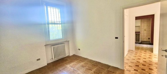 5 bedrooms Apartment in Forlì, Italy No. 334479 8