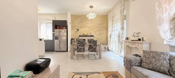 3 bedrooms Apartment in Opera, Italy No. 318039 4
