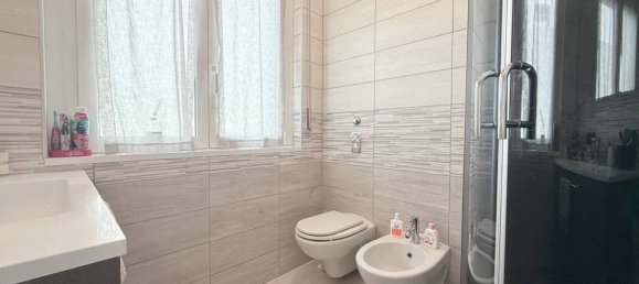 3 bedrooms Apartment in Opera, Italy No. 318039 8