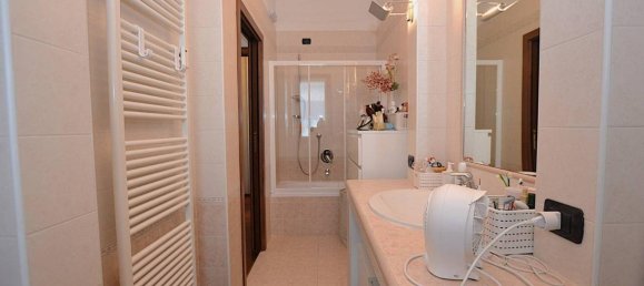 3غرفة شقة في Merate, Italy رقم 26730 56