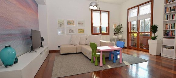 3غرفة شقة في Merate, Italy رقم 26730 24