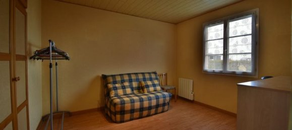 3 bedrooms House in Jouy, France No. 198373 9