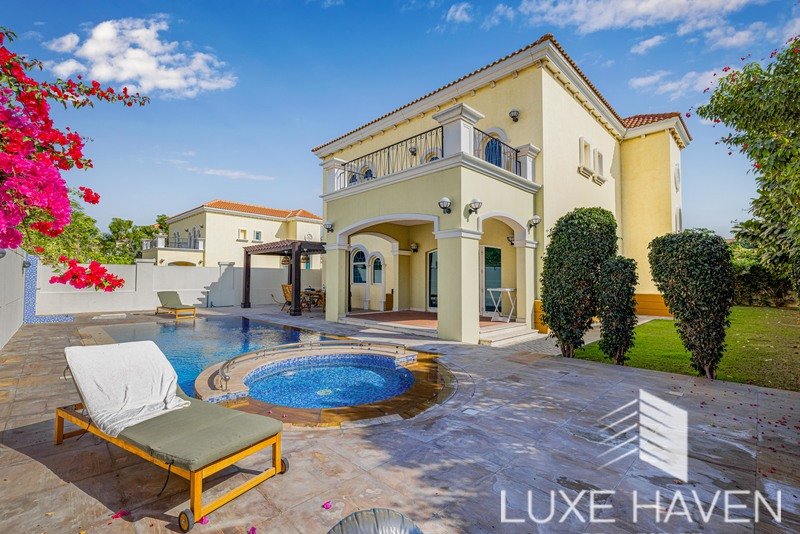 3 bedrooms Villa in Jumeirah Park, UAE No. 17697